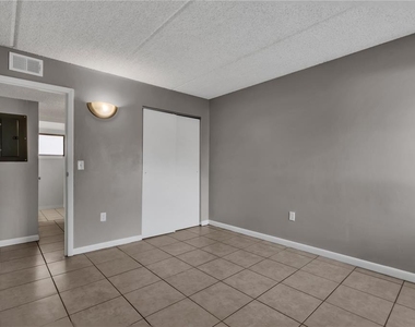 1108 Bartow Road - Photo Thumbnail 10