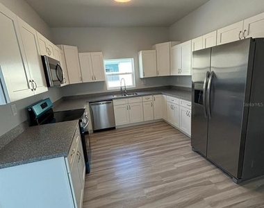 1466 Las Villas Boulevard - Photo Thumbnail 6