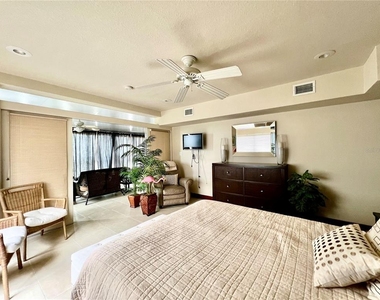 3220 Southshore Drive - Photo Thumbnail 15