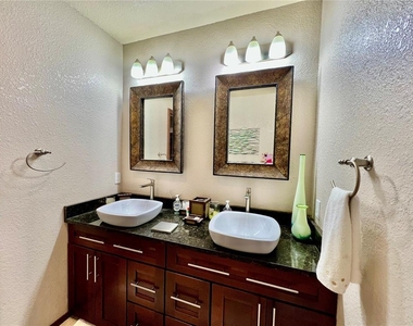 3220 Southshore Drive - Photo Thumbnail 17