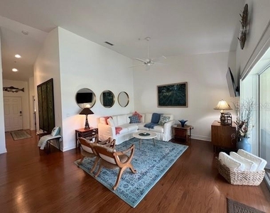 5270 Hyland Hills Avenue - Photo Thumbnail 2