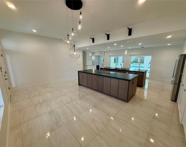1359 Harbor Drive - Photo Thumbnail 7