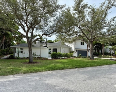 1359 Harbor Drive - Photo Thumbnail 3