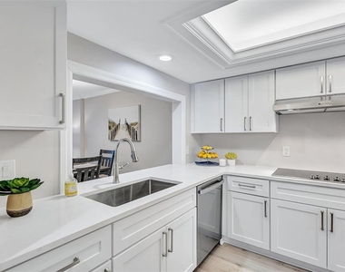 5880 Midnight Pass Road - Photo Thumbnail 9