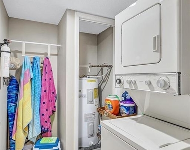 5880 Midnight Pass Road - Photo Thumbnail 20