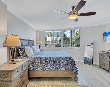 5880 Midnight Pass Road - Photo Thumbnail 36