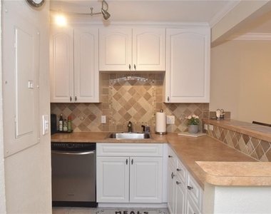 3700 S Osprey Avenue - Photo Thumbnail 2