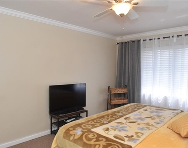 3700 S Osprey Avenue - Photo Thumbnail 7