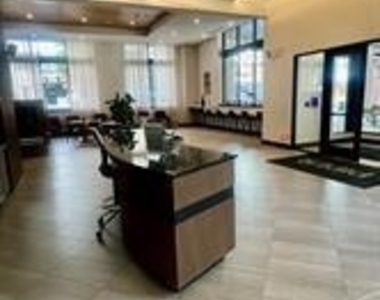 467 West Avenue - Photo Thumbnail 17