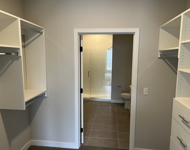 467 West Avenue - Photo Thumbnail 5