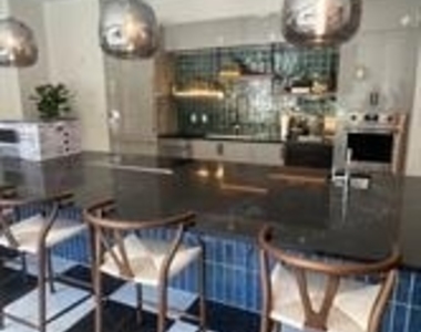 467 West Avenue - Photo Thumbnail 11