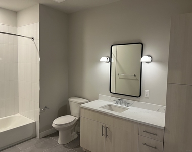 467 West Avenue - Photo Thumbnail 7