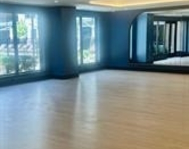 467 West Avenue - Photo Thumbnail 13