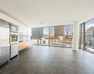 3726 Las Vegas Boulevard - Photo Thumbnail 1