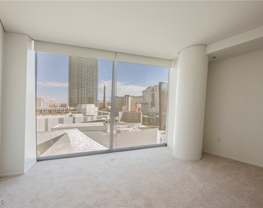 3726 Las Vegas Boulevard - Photo Thumbnail 6