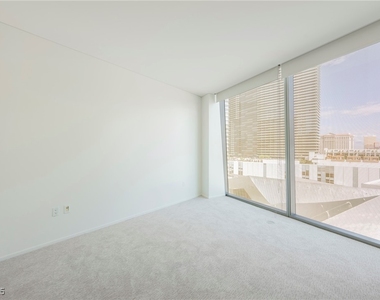 3726 Las Vegas Boulevard - Photo Thumbnail 5