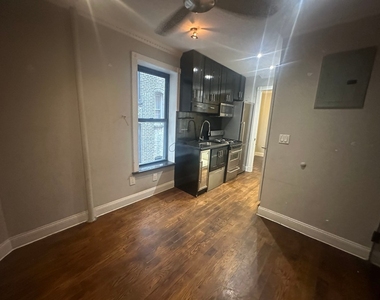 NO FEE 2BR in East Harlem - Photo Thumbnail 2