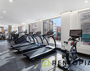 228 Berry Street - Photo Thumbnail 8