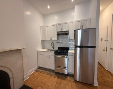 147 East 72nd Street - Photo Thumbnail 9