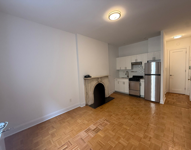147 East 72nd Street - Photo Thumbnail 2