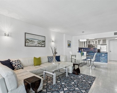 2301 Collins Avenue - Photo Thumbnail 6