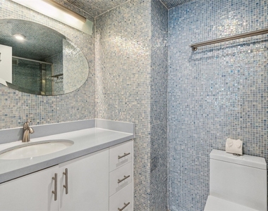 2301 Collins Avenue - Photo Thumbnail 9