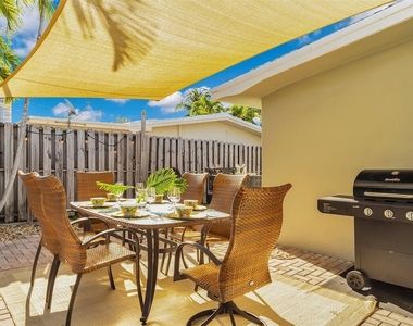 3221 Seaward Drive - Photo Thumbnail 9