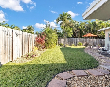 3221 Seaward Drive - Photo Thumbnail 3