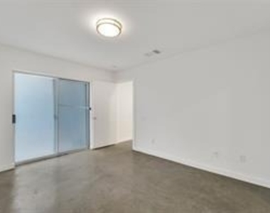 2202 N Peak Street - Photo Thumbnail 11