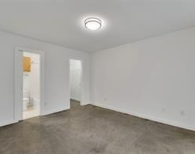2202 N Peak Street - Photo Thumbnail 12