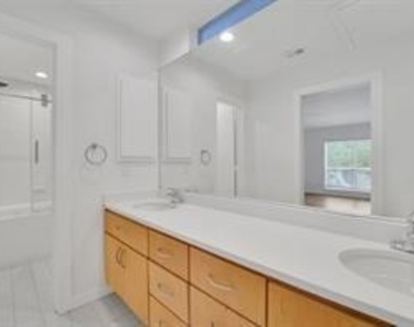 2202 N Peak Street - Photo Thumbnail 10