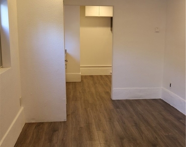 10799 Sherman Grove Avenue - Photo Thumbnail 6