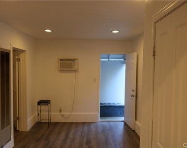 10799 Sherman Grove Avenue - Photo Thumbnail 3