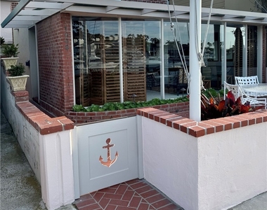 1009 N Bay Front - Photo Thumbnail 4