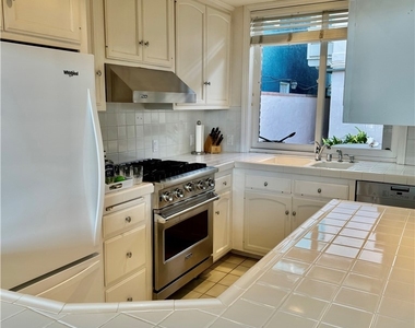 1009 N Bay Front - Photo Thumbnail 8