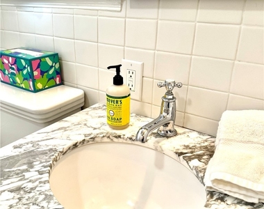 1009 N Bay Front - Photo Thumbnail 28