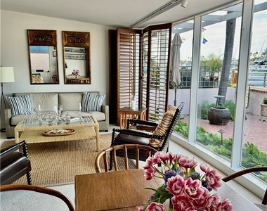 1009 N Bay Front - Photo Thumbnail 6