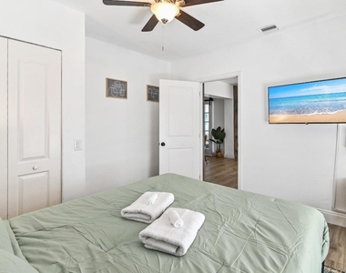 1032 W Jennings Street - Photo Thumbnail 16