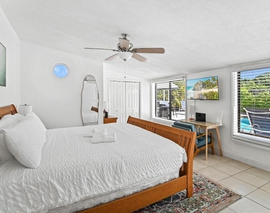 1032 W Jennings Street - Photo Thumbnail 22