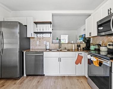 1032 W Jennings Street - Photo Thumbnail 8