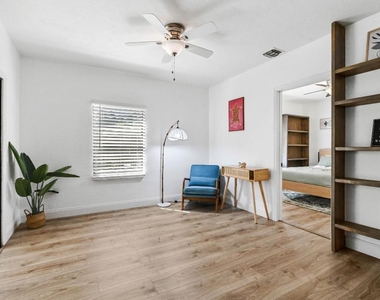 1032 W Jennings Street - Photo Thumbnail 18