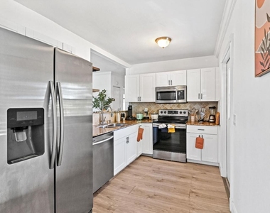 1032 W Jennings Street - Photo Thumbnail 7