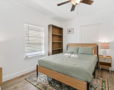 1032 W Jennings Street - Photo Thumbnail 17