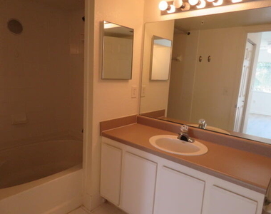 181 Sw Palm Drive - Photo Thumbnail 9