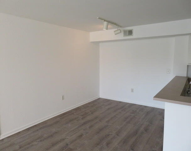 181 Sw Palm Drive - Photo Thumbnail 3