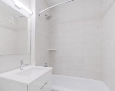 777 6th Avenue - Photo Thumbnail 22