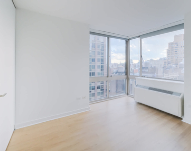 777 6th Avenue - Photo Thumbnail 35