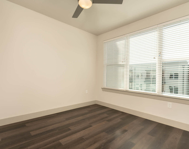 228 Athenia Drive - Photo Thumbnail 24