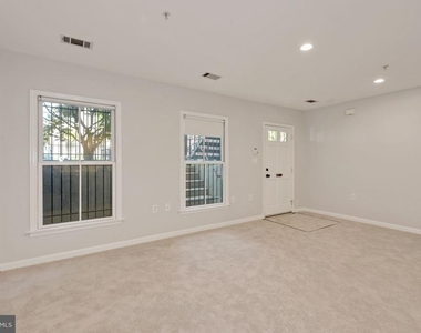 648 C Street Ne - Photo Thumbnail 10