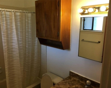 3316 Guadalupe St - Photo Thumbnail 6